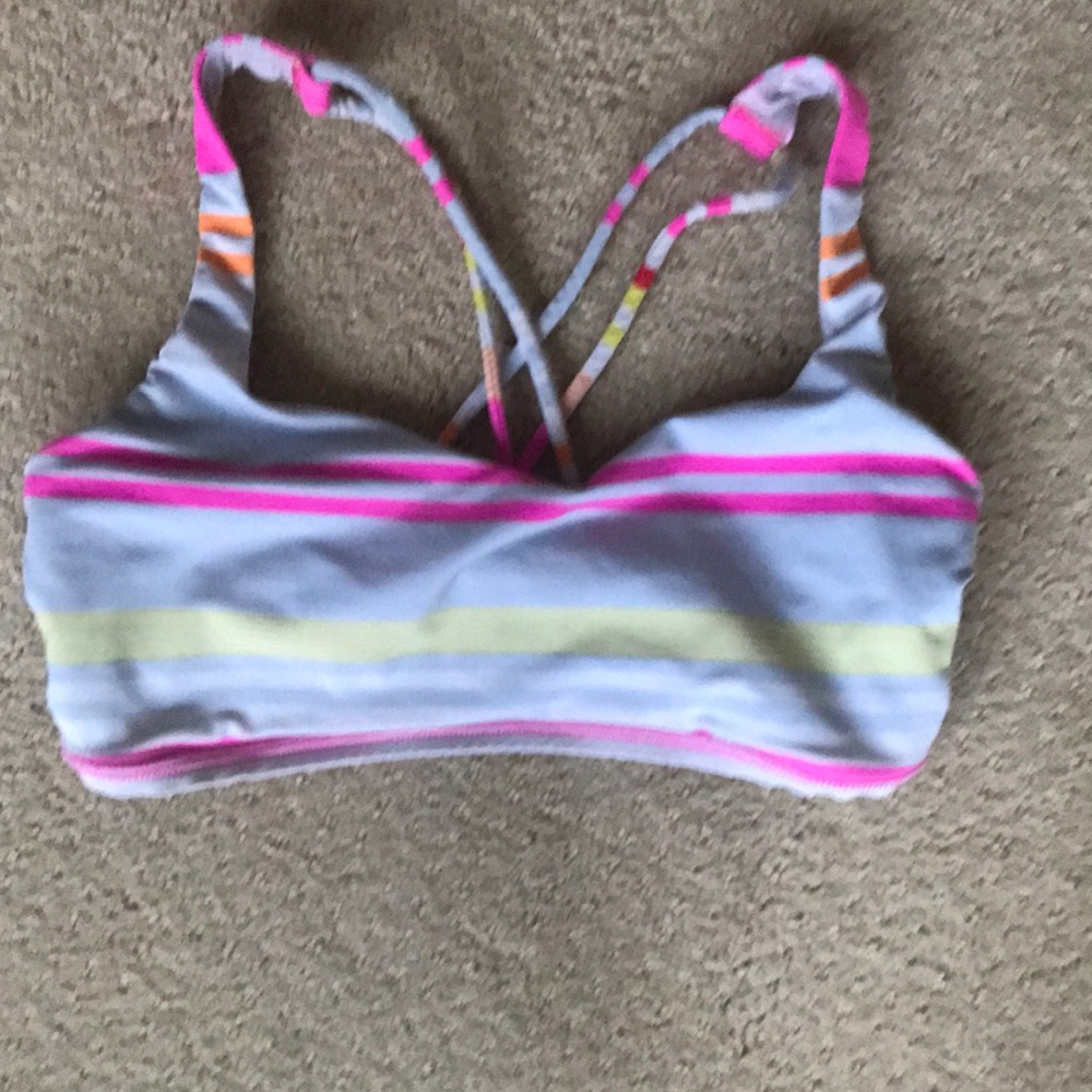 Lululemon free to be sports bra size 6